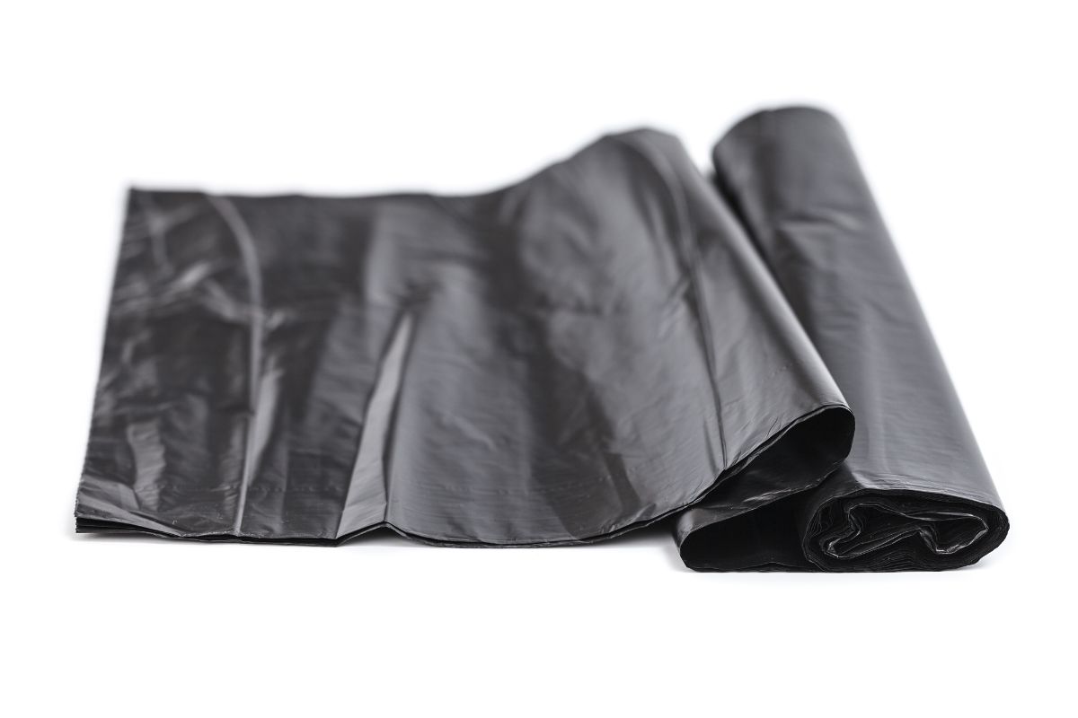 7 Survival Uses For A Garbage Bag